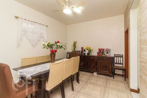 Image 7 - 737352
