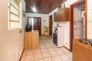 Image 25 - 737352