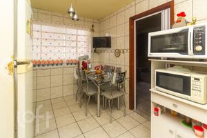 Image 36 - 737352