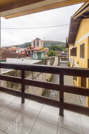 Image 16 - 737352