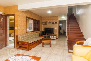 Image 4 - 737352