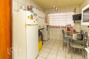 Image 35 - 737352