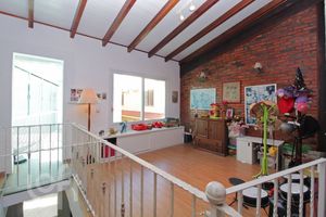 Image 32 - 737354