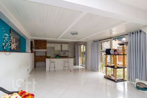 Image 17 - 737355