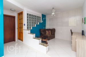 Image 21 - 737355