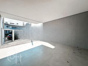Image 16 - 737358