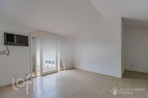 Image 3 - 737374