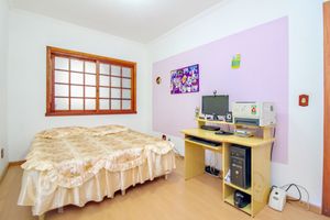 Image 12 - 737421