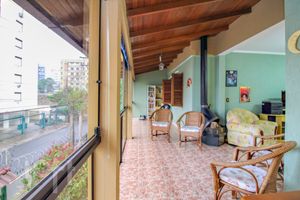 Image 6 - 737421