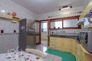 Image 15 - 737421