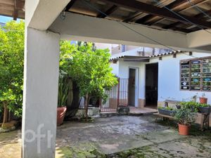 Image 9 - 737431