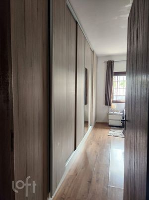 Image 5 - 737445