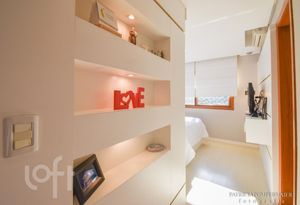 Image 9 - 737455