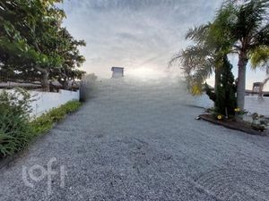 Image 17 - 737484