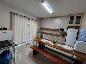 Image 1 - 737484