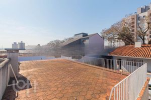 Image 32 - 737507