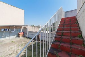 Image 30 - 737507