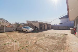 Image 27 - 737507
