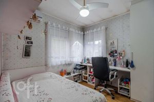 Image 19 - 737519