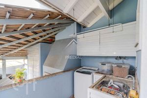 Image 8 - 737519