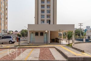 Image 31 - 737531