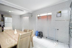 Image 4 - 737709