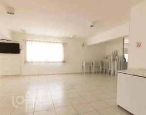 Image 10 - 737842