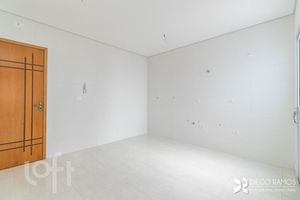 Image 4 - 738167