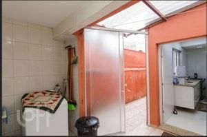 Image 30 - 738252