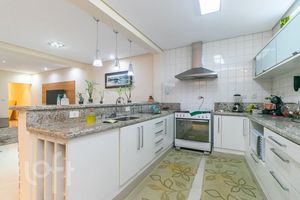 Image 9 - 738336