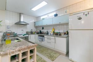 Image 8 - 738336