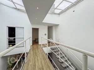 Image 33 - 738570