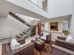 Image 44 - 738570
