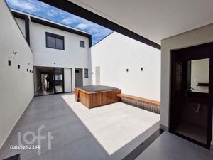 Image 30 - 738624