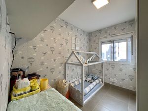 Image 18 - 738730