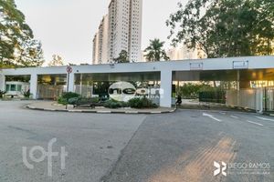 Image 36 - 739049