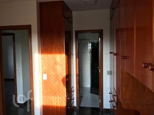 Image 4 - 739124