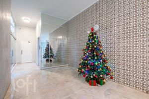 Image 11 - 739395