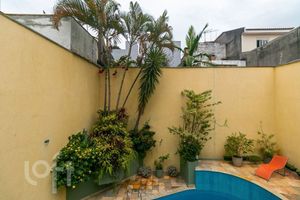 Image 45 - 739490