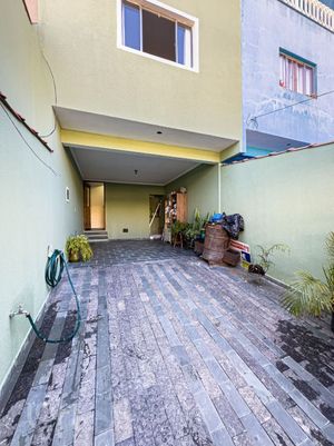 Image 20 - 739500