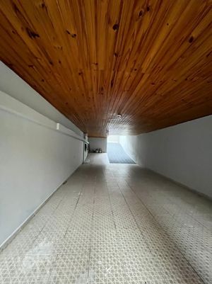 Image 4 - 739541