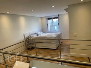 Image 8 - 739908