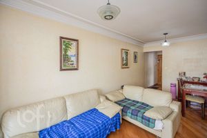 Image 4 - 740053