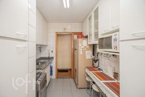 Image 9 - 740053