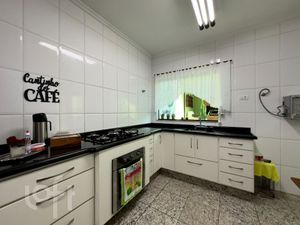 Image 8 - 740112
