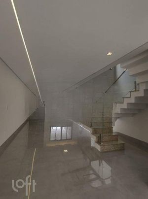 Image 25 - 740260