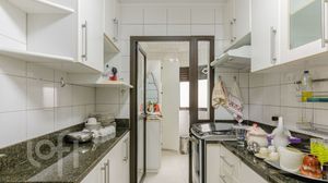 Image 4 - 740473