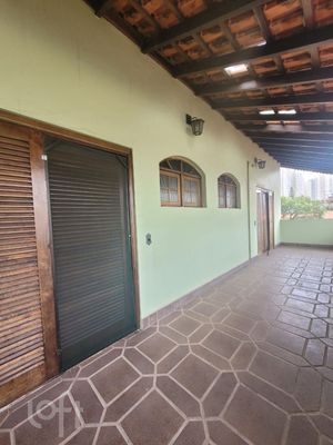 Image 36 - 740594