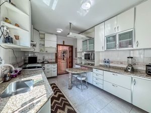 Image 11 - 740617