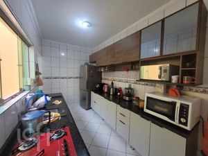 Image 2 - 740931